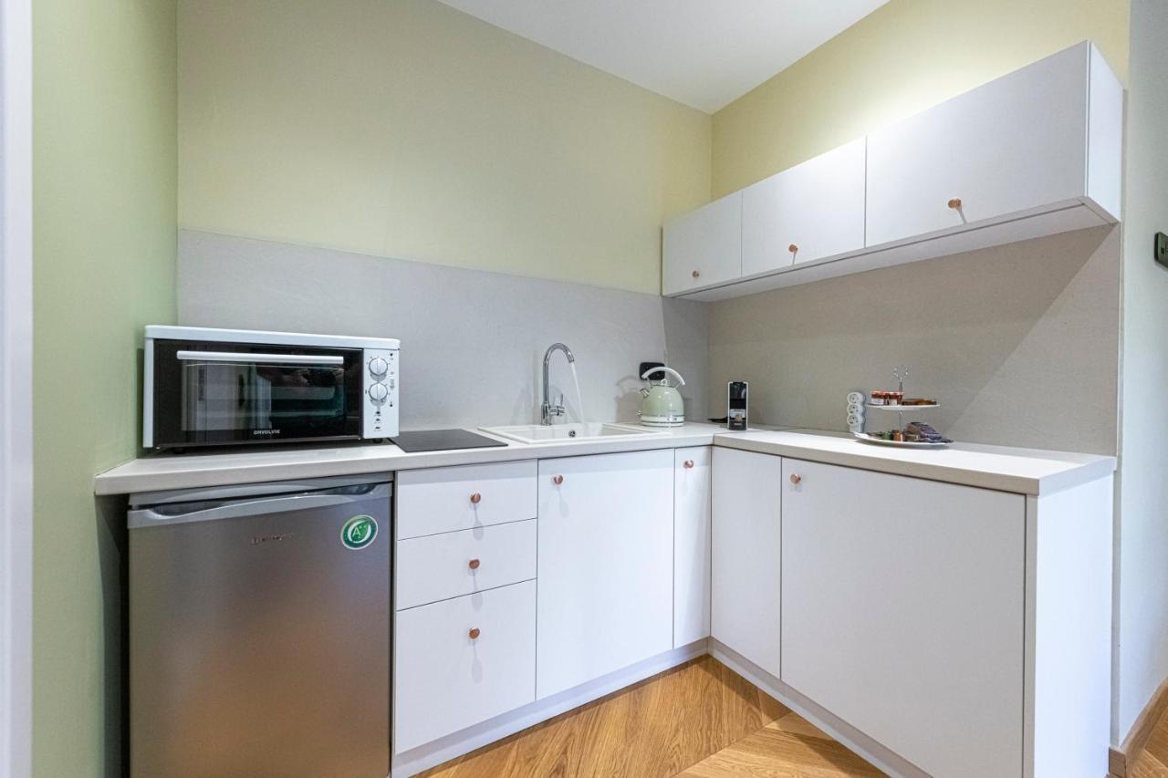 Ipelhome - Plaka Boutique Apartments アテネ エクステリア 写真