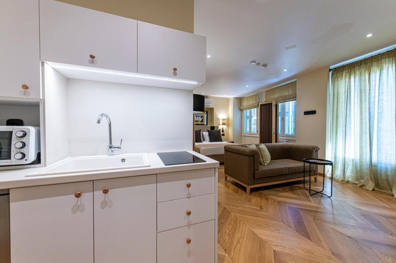 Ipelhome - Plaka Boutique Apartments アテネ エクステリア 写真