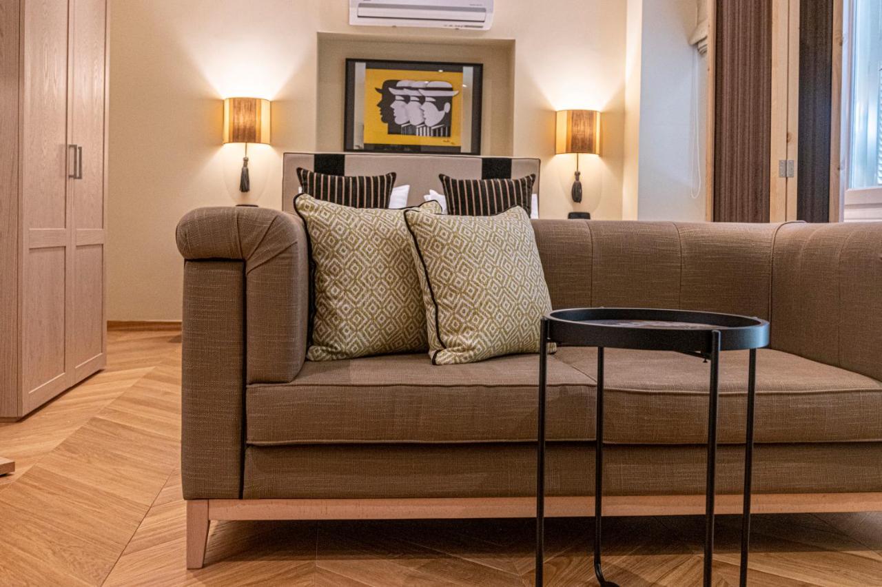 Ipelhome - Plaka Boutique Apartments アテネ エクステリア 写真
