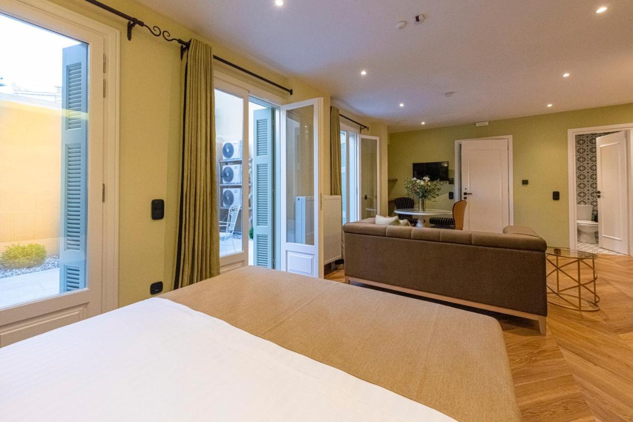 Ipelhome - Plaka Boutique Apartments アテネ エクステリア 写真