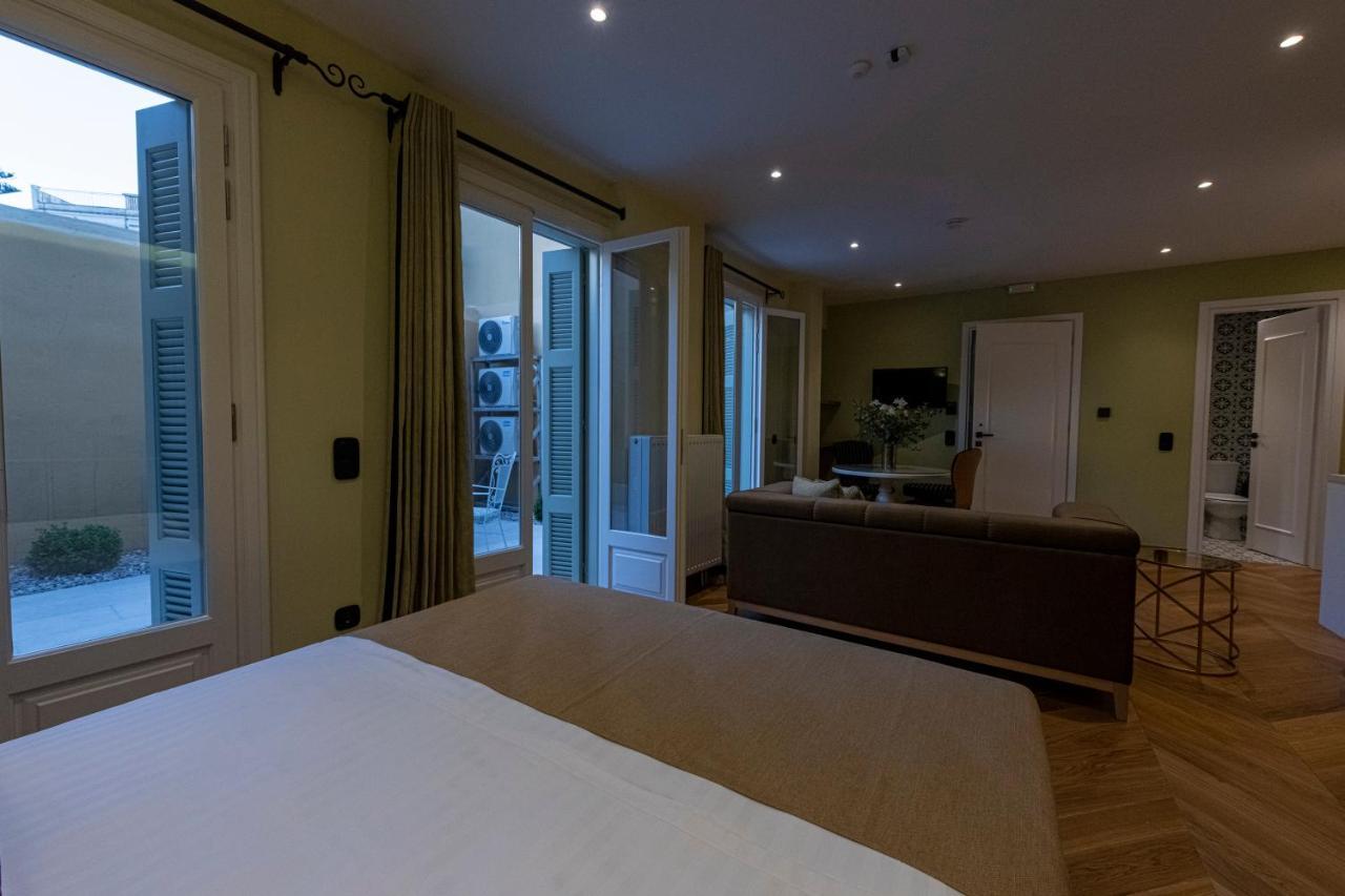 Ipelhome - Plaka Boutique Apartments アテネ エクステリア 写真