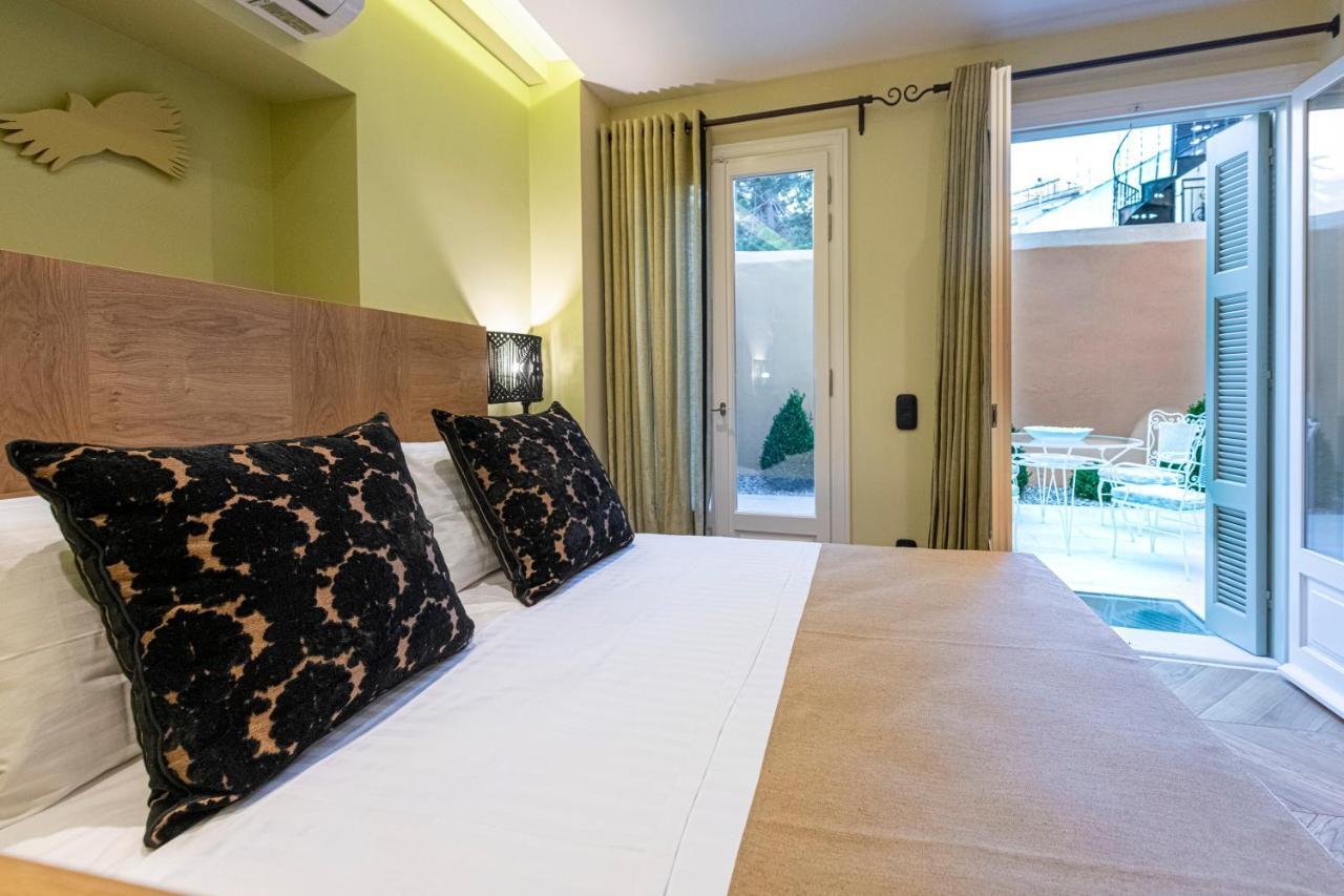 Ipelhome - Plaka Boutique Apartments アテネ エクステリア 写真