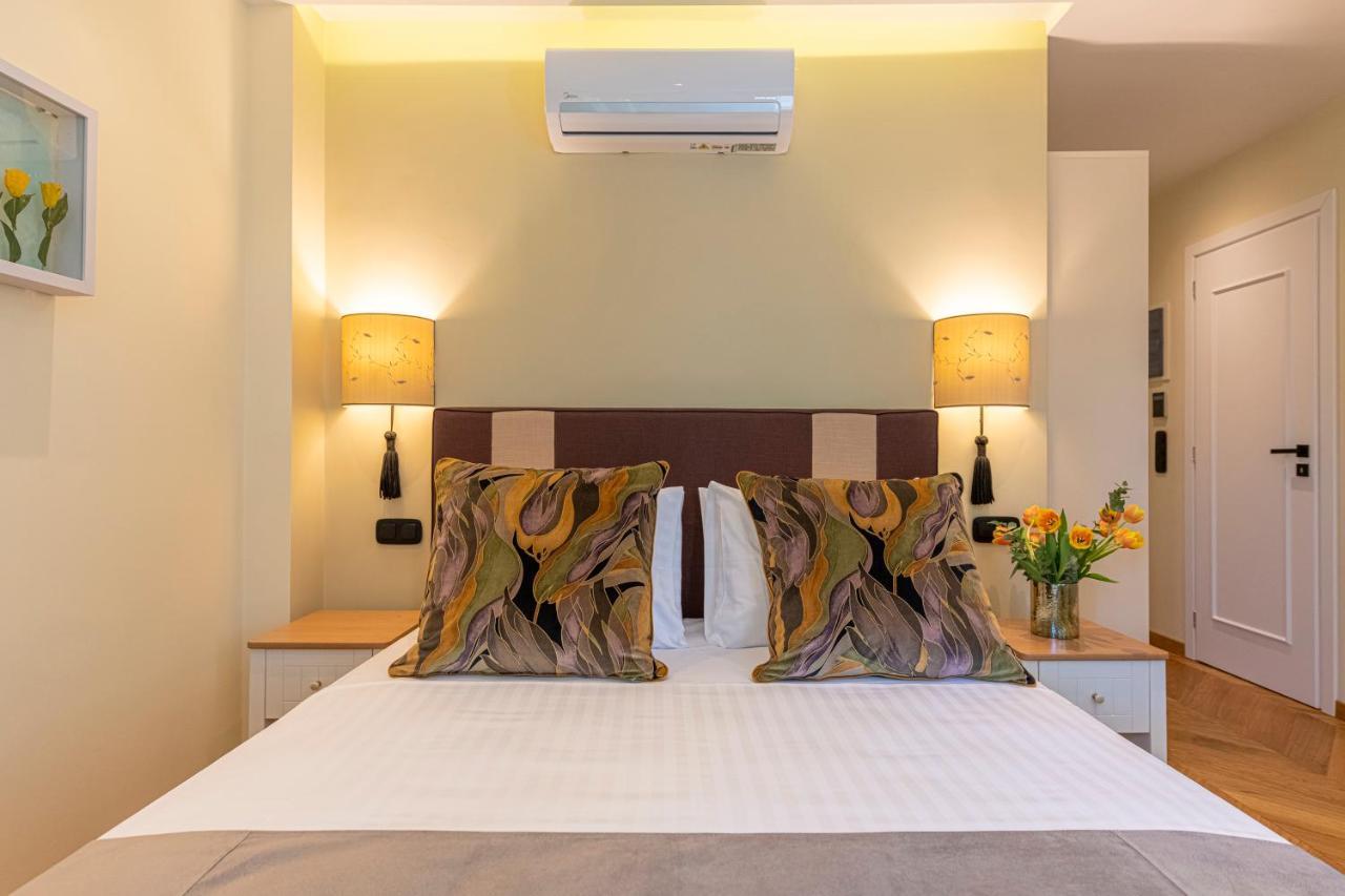 Ipelhome - Plaka Boutique Apartments アテネ エクステリア 写真
