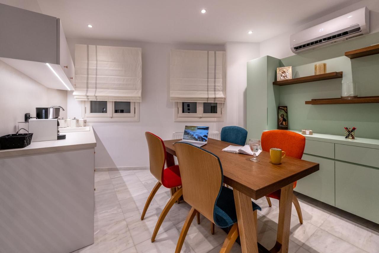 Ipelhome - Plaka Boutique Apartments アテネ エクステリア 写真